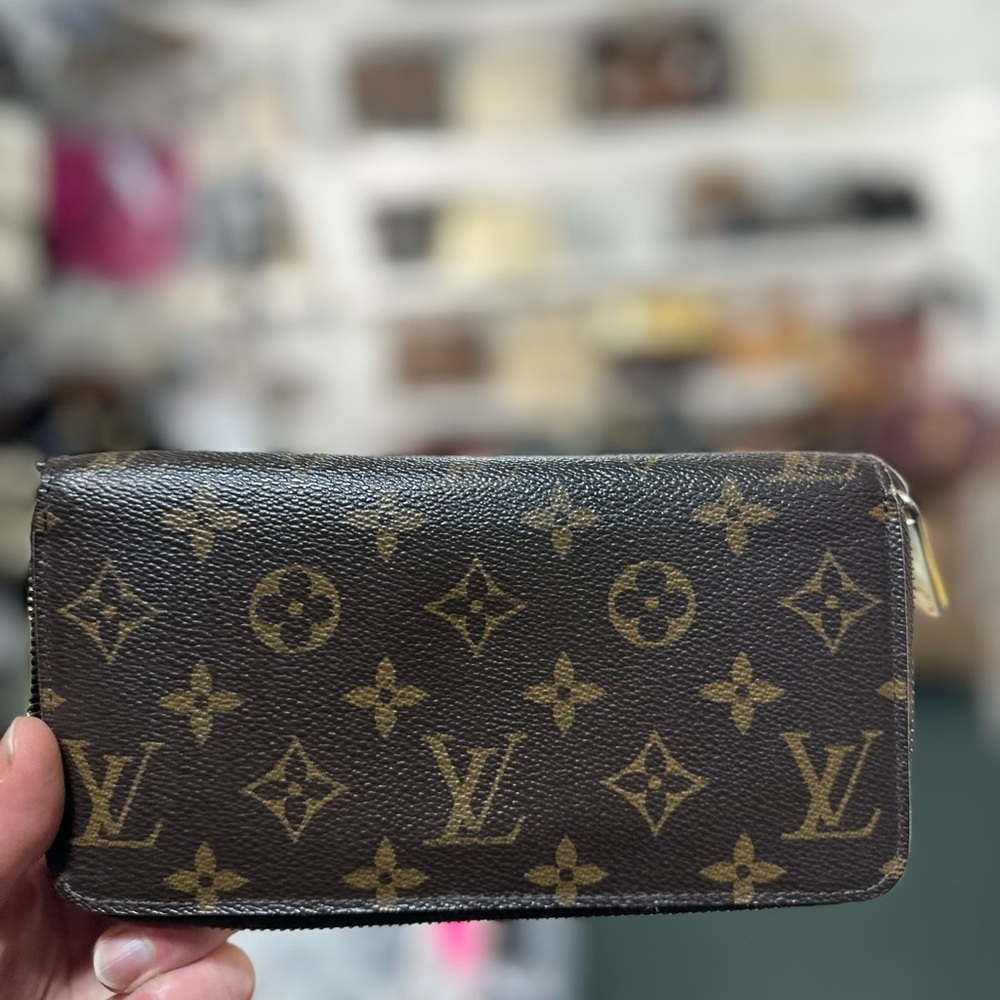 LV MONOGRAM ZIP WALLET